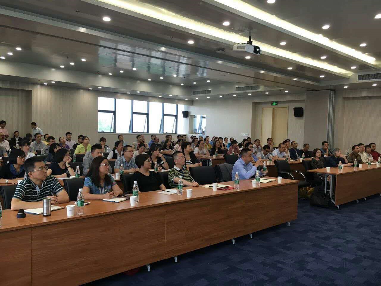 ��ȫ��ԺʿӦ������׶���ӻ�����������֬��չ������հ�����㱨��