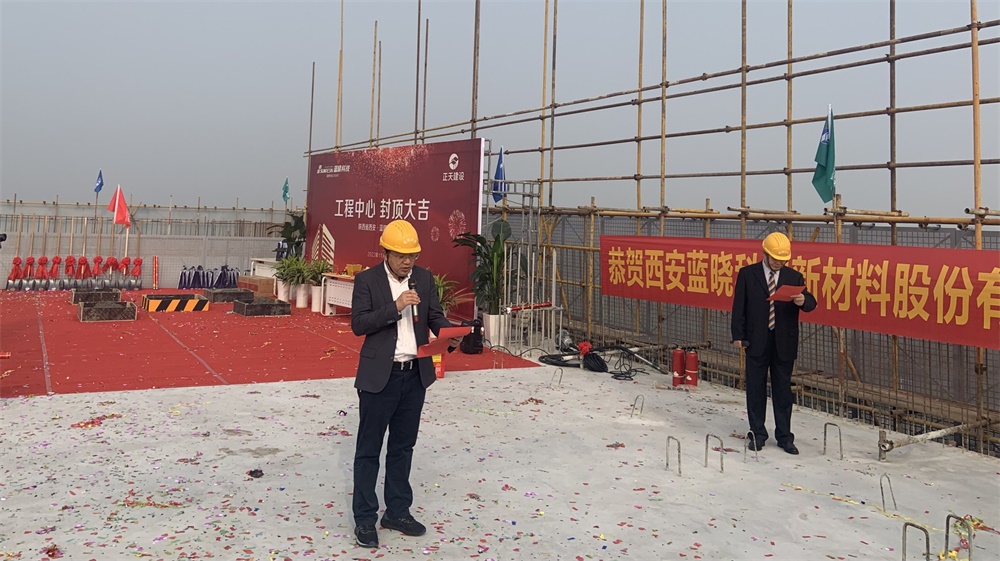 ����ף��888���ſƼ����¶��ڴ�¥�ⶥ����Բ��ʵ��